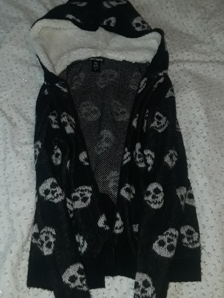 Hot Topic Girls Skull Zip up Hoodie